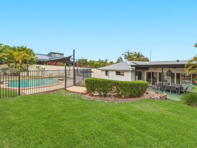 Light Filled Living In A Prime Robina Location With A Converted Granny Flat
