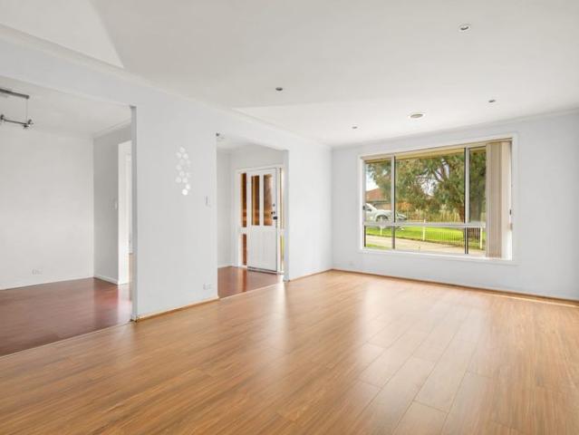Light Filled Living in a Quiet Norlane Location