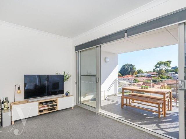Light Filled Living in an Unbeatable Wembley Location