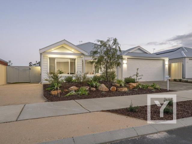 Light Filled Living in Dunsborough Lakes