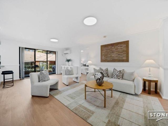 Light Filled Living in Peaceful Cul de Sac Setting