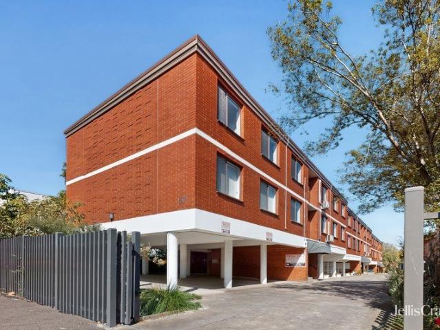 Light Filled Living in the Heart of Flemington