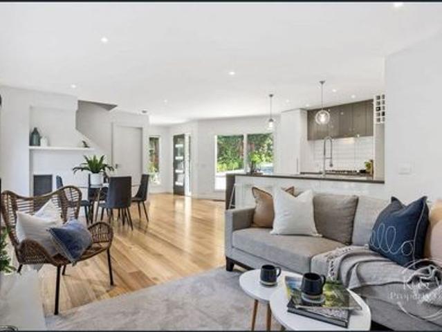 Light‑Filled Living in the Heart of Frankston South