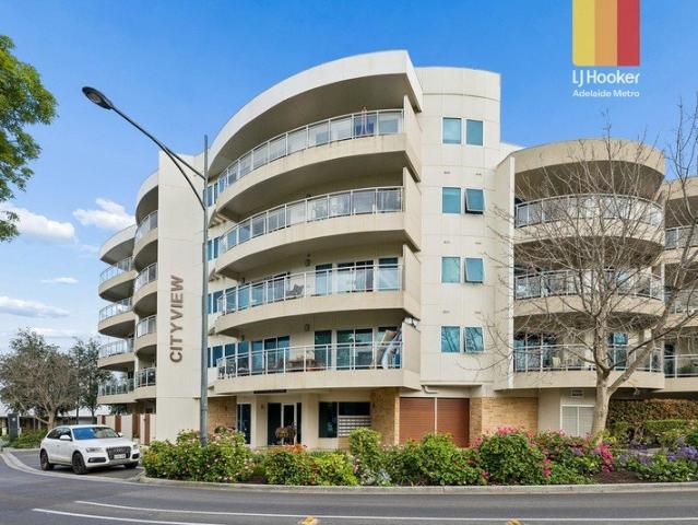 Light Filled Living in the Heart of Lightsview