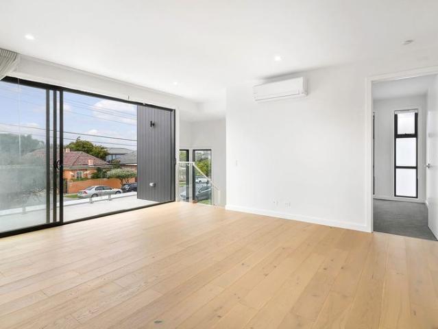 Light Filled Living in the Heart of Mordialloc