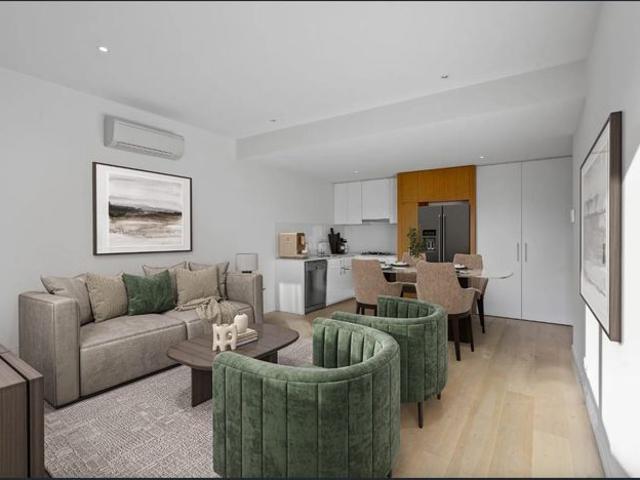 Light Filled Living in the Heart of Richmond!