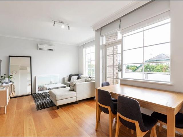 Light Filled Living in the Heart of St Kilda East