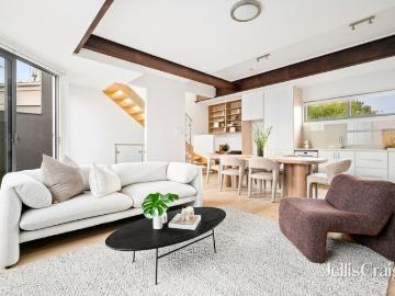Light Filled Living with an Exclusive Rooftop Retreat