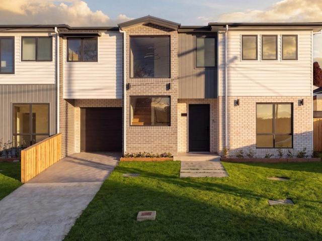 Light Filled Living with Flexible Family Appeal