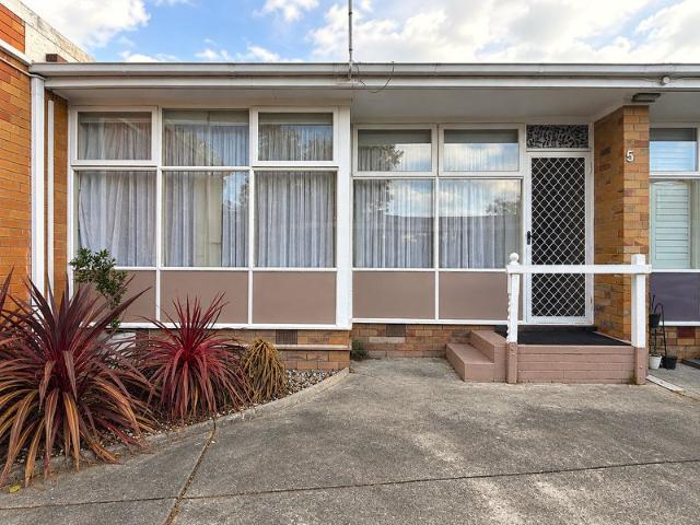 Light Filled Living with Space, Comfort & Convenience