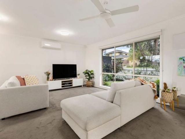 Light Filled Living with Space to Entertain