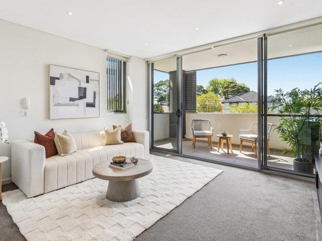 Light Filled Living with Privacy and Treetop Views