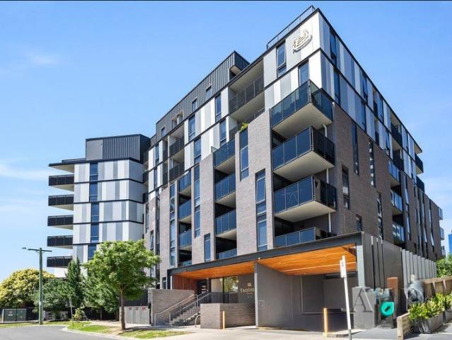 Light Filled Lifestyle Living in the Heart of Box Hill