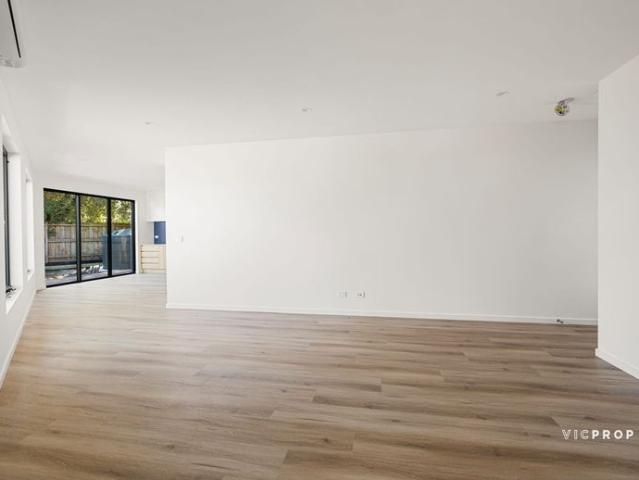 Light Filled Luxury on Greenaway Drive