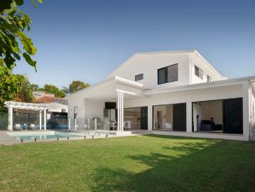 Light filled luxury for modern families