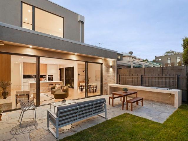 Light Filled Luxury in a Leafy Locale