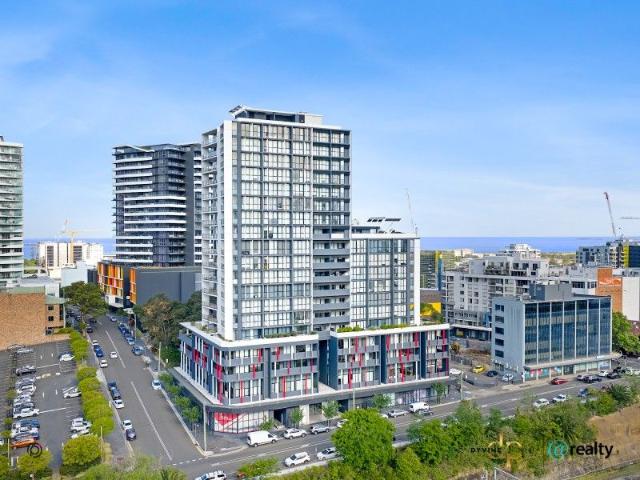 Light Filled Luxury in Wollongong's Premier 'Skye' Building