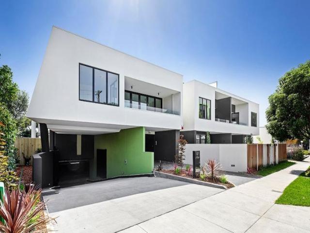 Light Filled Luxury Living in the Heart of Caulfield