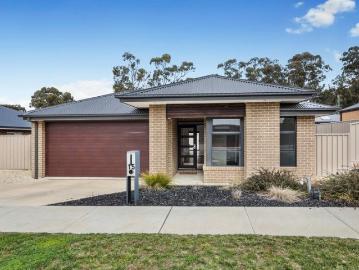 Light filled luxury with investment appeal, move in ready