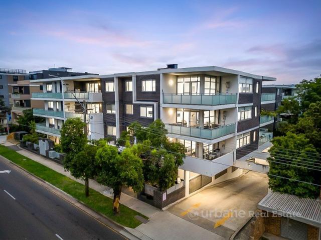 Light Filled Modern Apartment