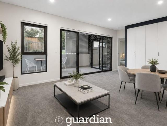 Light Filled Modern Living in a Convenient Location