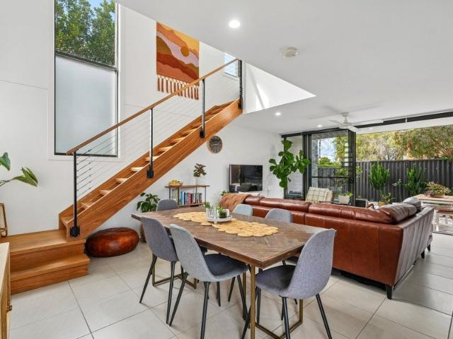 Light Filled Modern Living Moments From The Beach