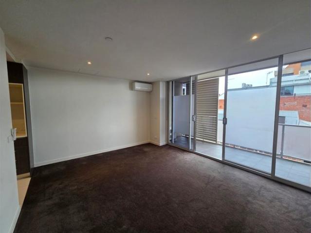 Light Filled North Facing One Bedroom Apartment in the Heart of Collingwood