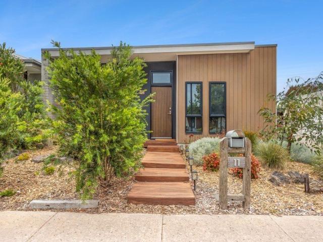 Light Filled North Facing Living with Solar, Beautiful Gardens & Exceptional Outdoor Entertaining