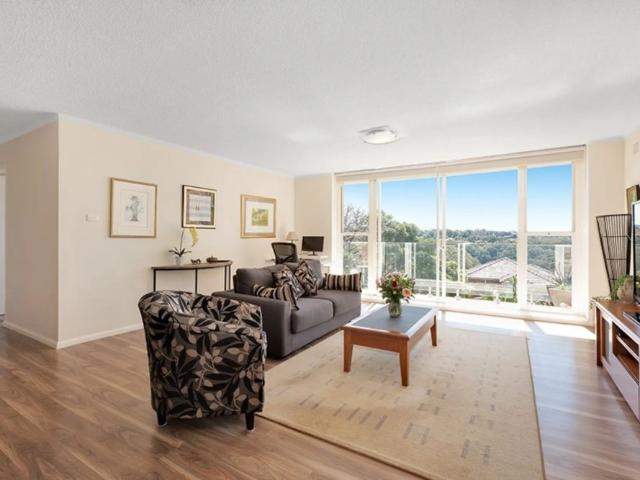 Light Filled, North Facing with District and Harbour Views
