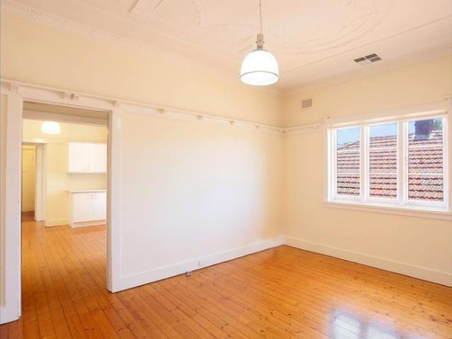 Light Filled Semi with Study & Courtyard in Ultra Convenient Location