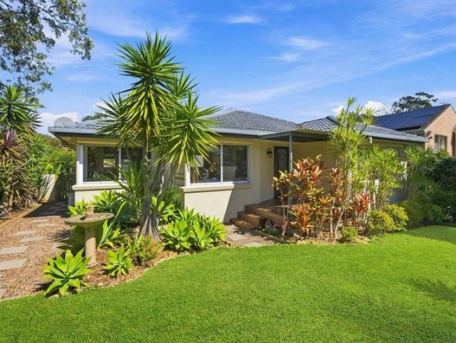 Light Filled Single Level Home in a Sought After Bensville Location