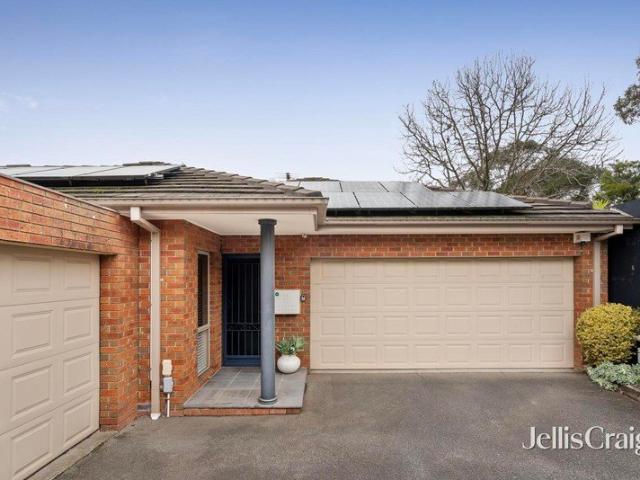 Light filled single level sanctuary in a welcoming neighbourhood