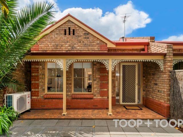 LIGHT FILLED, SPACIOUS AND CONVENIENT SINGLE LEVEL LIVING