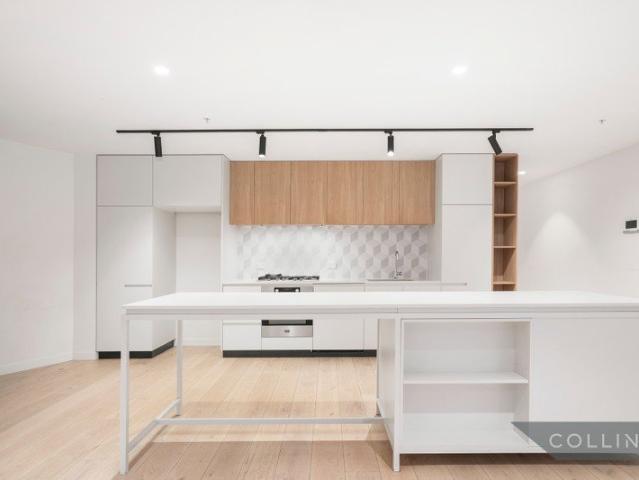 Light filled, spacious living wrapped around a private courtyard