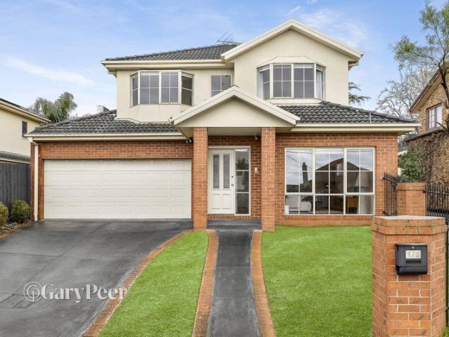 Light filled, spacious & perfectly positioned!
