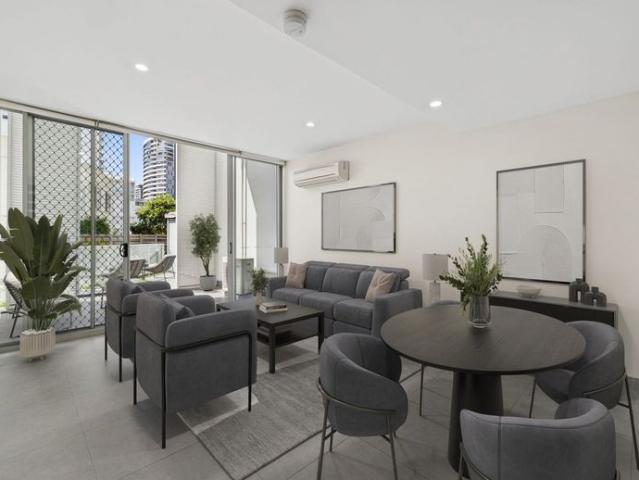 Light filled split Level Apartment with sought after northerly aspect