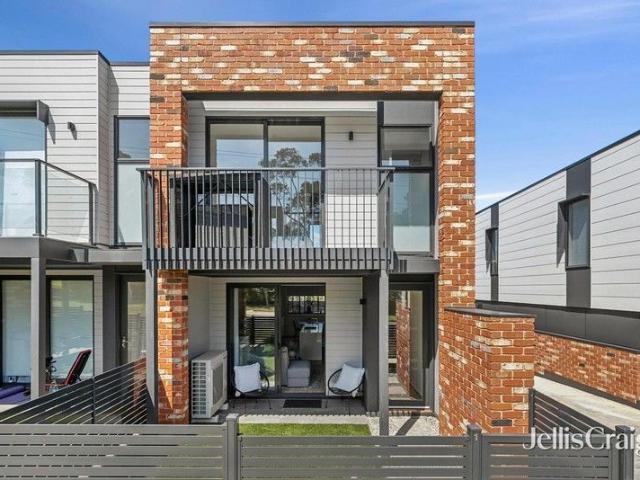 Light filled style near Deakin & Epworth