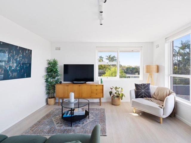 Light filled renovated apartment in quiet North Balgowlah setting
