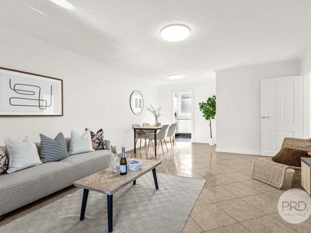 Light Filled Renovated Unit In Prime Location