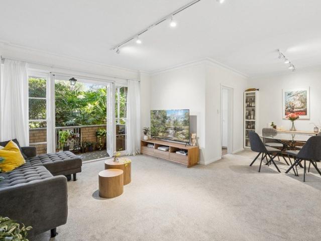 Light Filled Renovated 2 Bedder with Leafy Outlook Walk to Roseville Station