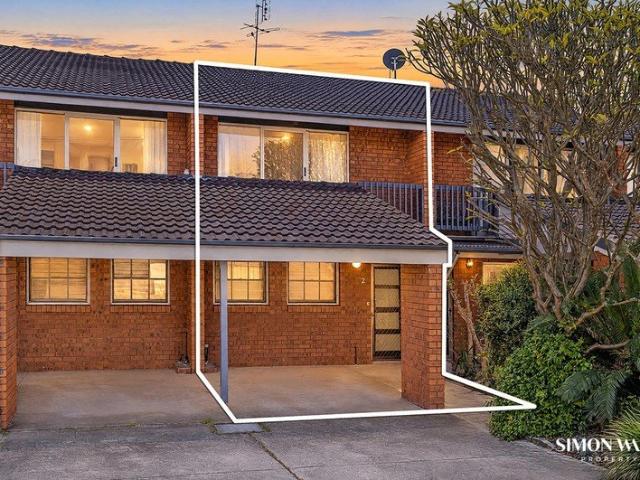 Light filled townhouse in a boutique Merewether setting