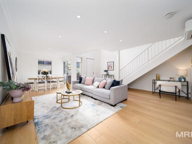 Light Filled Townhouse in a Prime West Melbourne Location