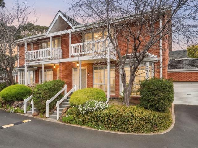 Light Filled Townhouse with Private Courtyard and Tennis Court Access