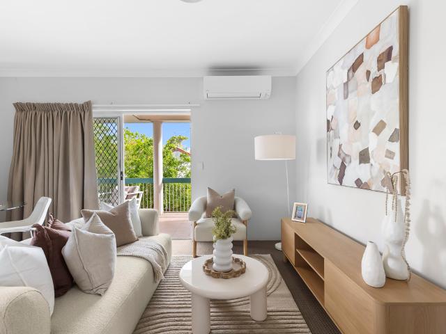 Light Filled, Top Floor Apartment with a Spacious Entertaining Balcony