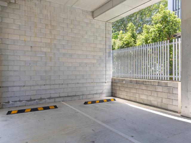 Light Filled Top Floor Apartment in the Heart of Chermside!