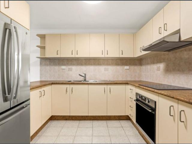 Light Filled Top Floor Apartment in a Prime Miranda Location