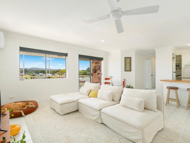 Light Filled Top Floor Apartment in Great Location