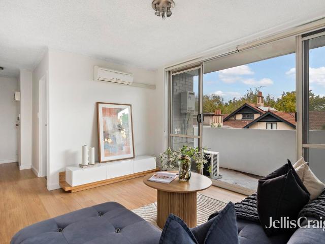 Light Filled Top Floor Apartment in Prime Flemington Location