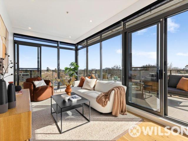 Light filled Top Floor Living with Bay and Skyline Views