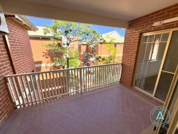 Light Filled Top Floor Living in the Heart of East Perth
